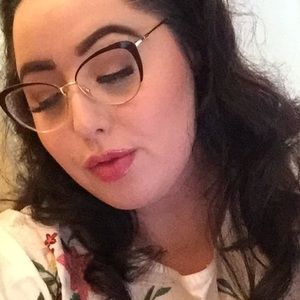 Meet your Posher, Sarah anne